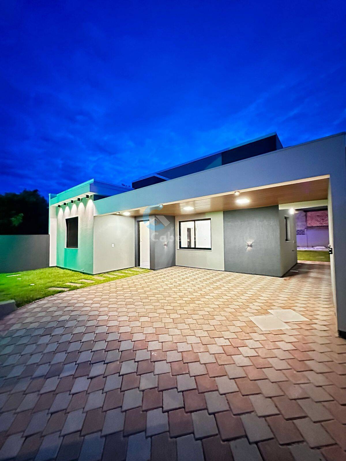 Casa à venda com 3 quartos, 113526m² - Foto 1