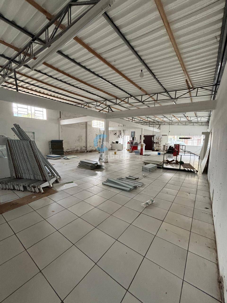 Depósito-Galpão-Armazém à venda, 242m² - Foto 6