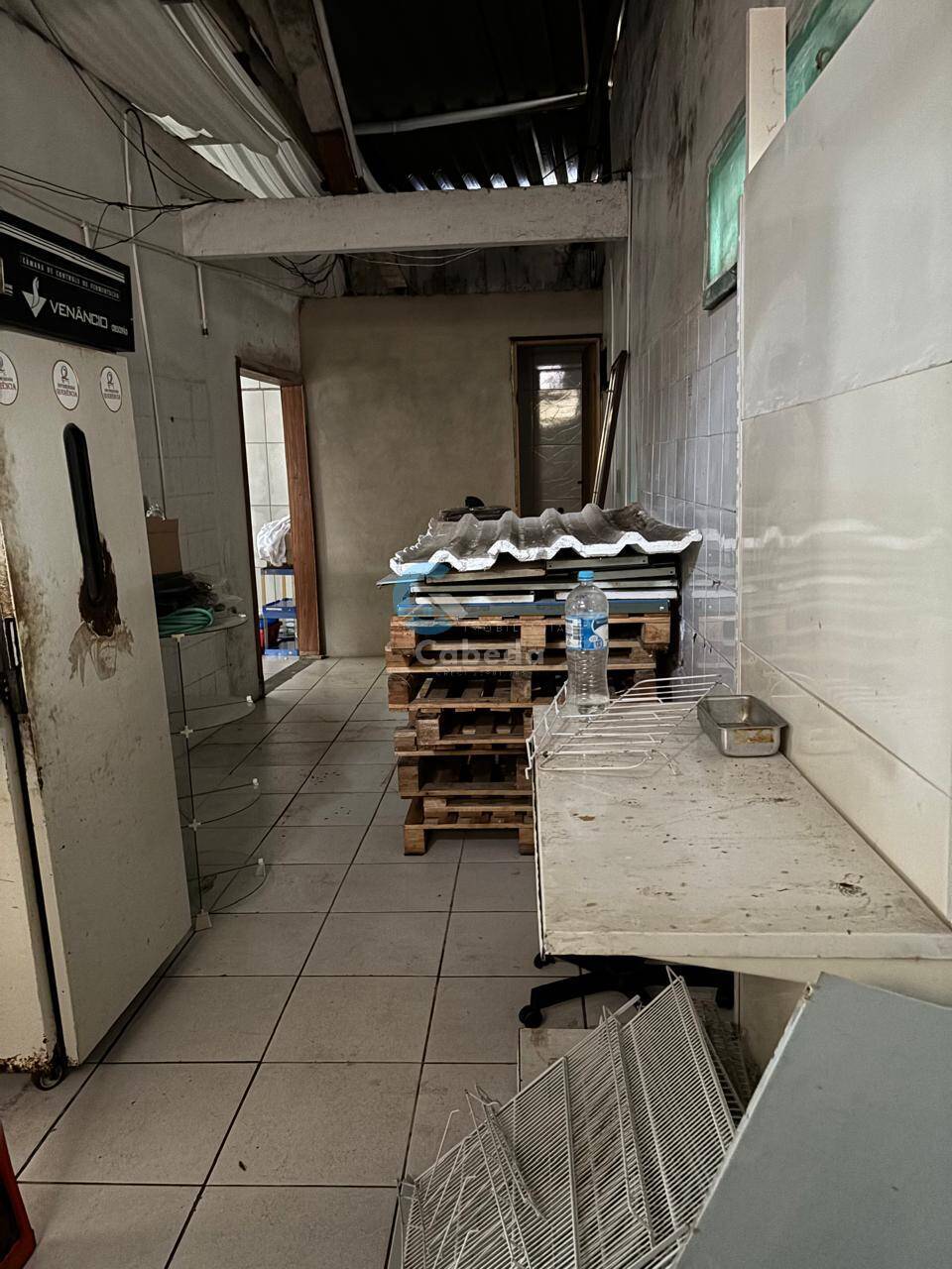 Depósito-Galpão-Armazém à venda, 242m² - Foto 7