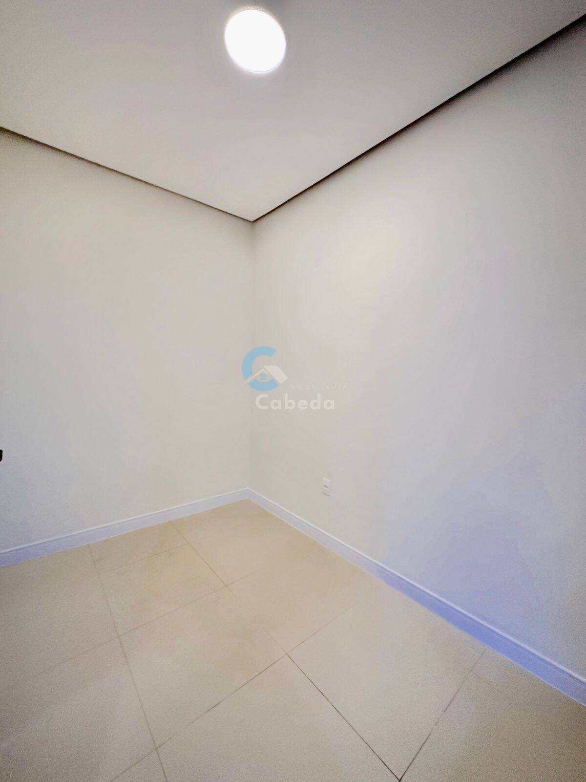 Casa à venda com 2 quartos, 55m² - Foto 8