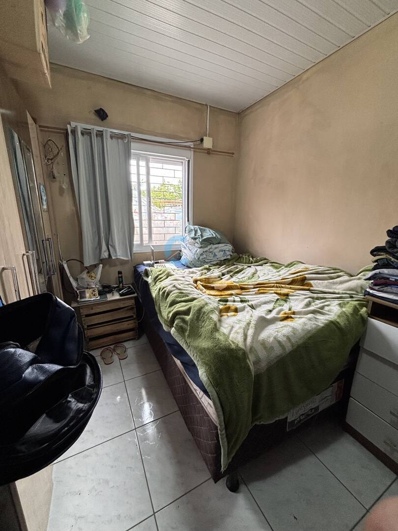 Casa à venda com 2 quartos, 30m² - Foto 4