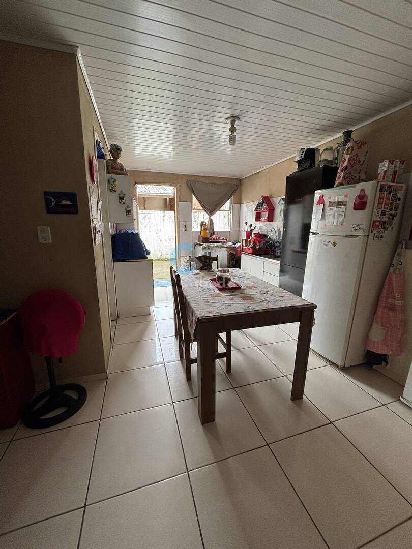 Casa à venda com 2 quartos, 30m² - Foto 6
