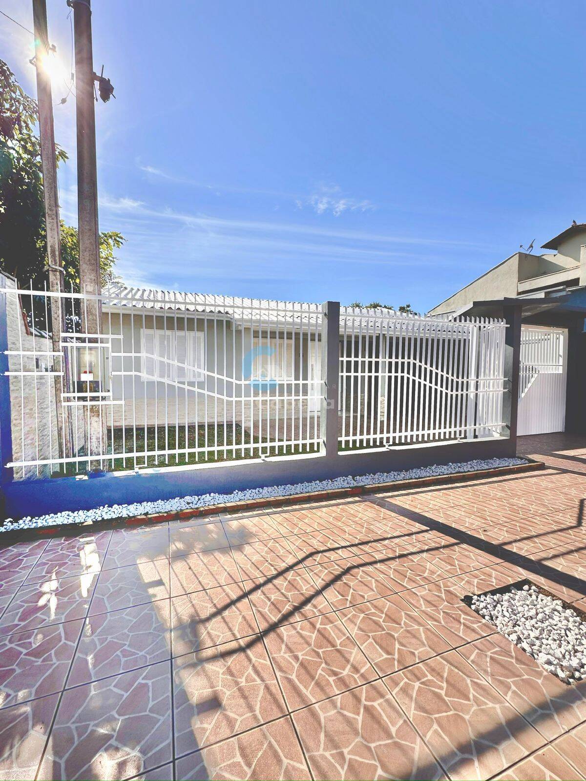 Casa à venda com 3 quartos, 140m² - Foto 2