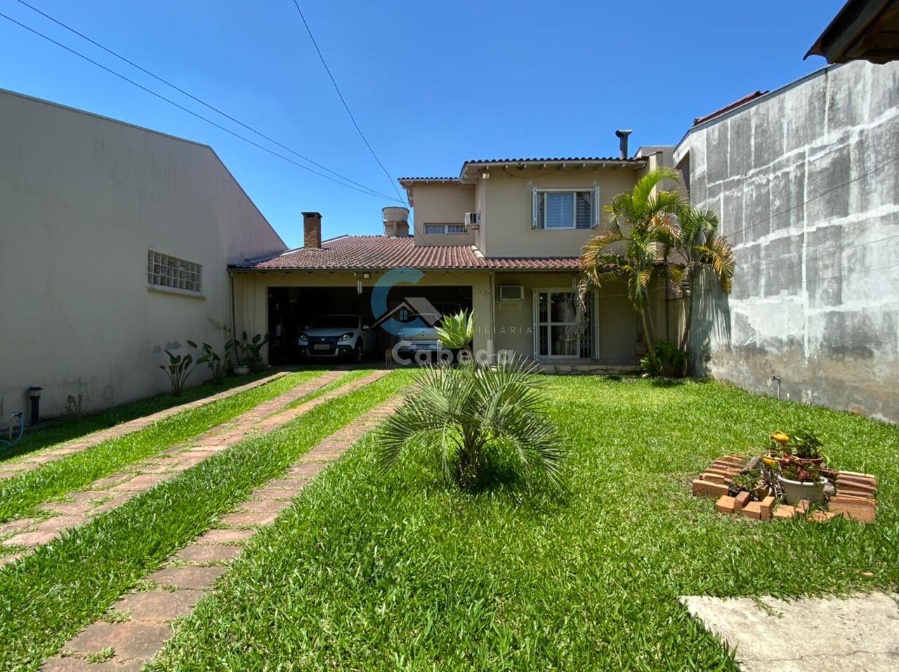 Sobrado à venda com 4 quartos, 200m² - Foto 1