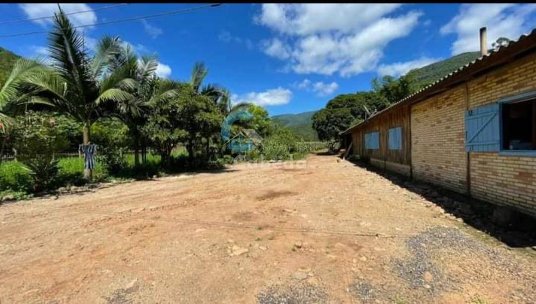 Chácara à venda com 3 quartos, 250m² - Foto 2