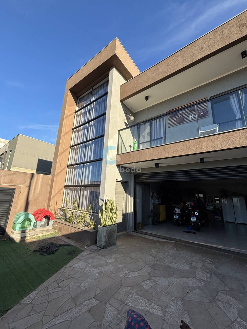Sobrado, 3 quartos, 228 m² - Foto 2